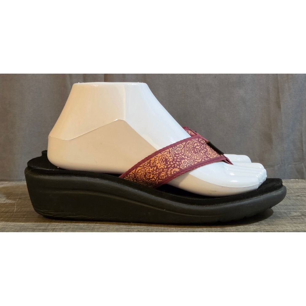 Teva Voya Wedge Flip Flops Women's Size 8 Pink